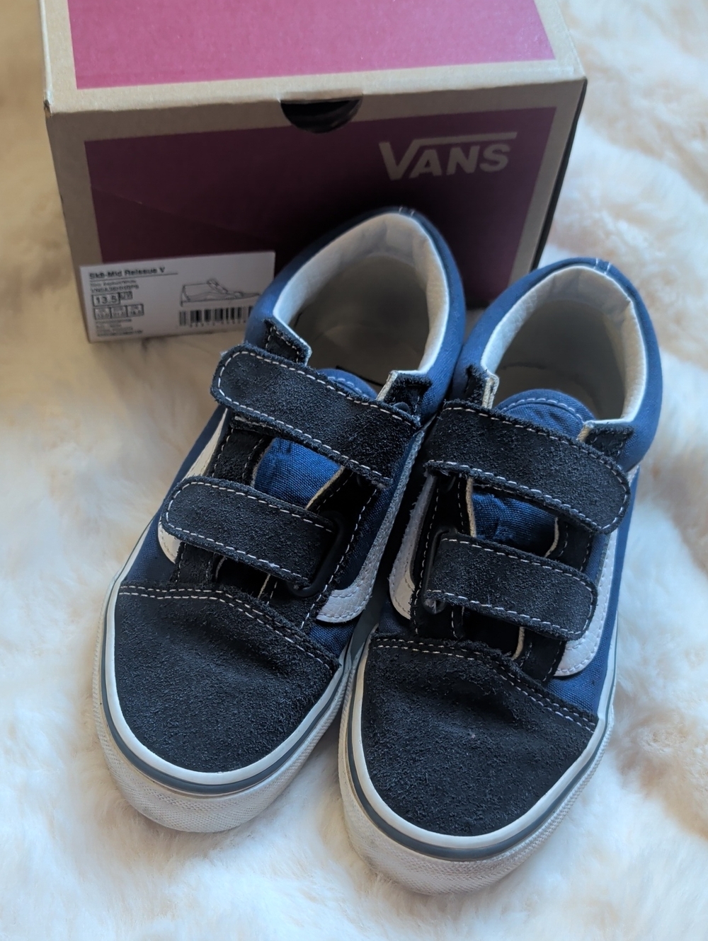 🎉 2 for $20 🎉 Vans Kids Blue Velcro Skate Sneakers - size Youth 13.0